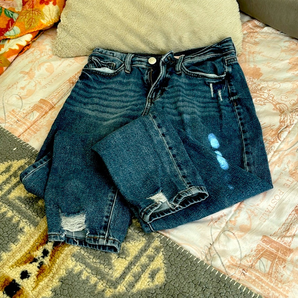 Only worn a couple times but don’t fit. Super good condition!